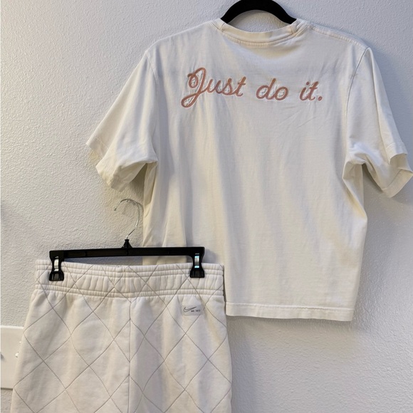Nike “Just Do It” Embroidered Lounge Set Women’s S/M Cream Peach Cozy 2-Piece - Picture 2 of 7